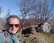 26 Selfie alla cima della Corna Bianca (1228 m)